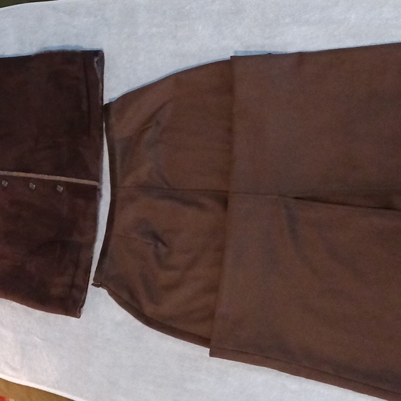 Valeri Steven's Brown 2 pice suede with vest Long length skirt 3/ and a half in. - Picture 4 of 8